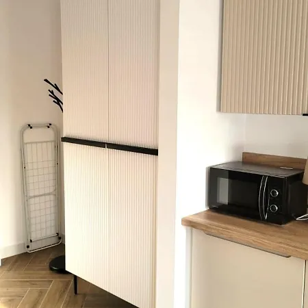 Jaracza 28/17 * スウプスク