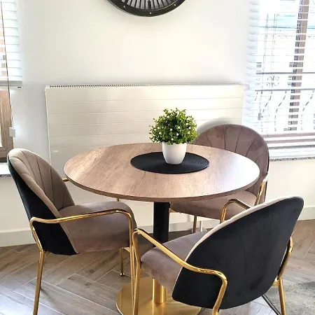 Jaracza 28/17 アパート