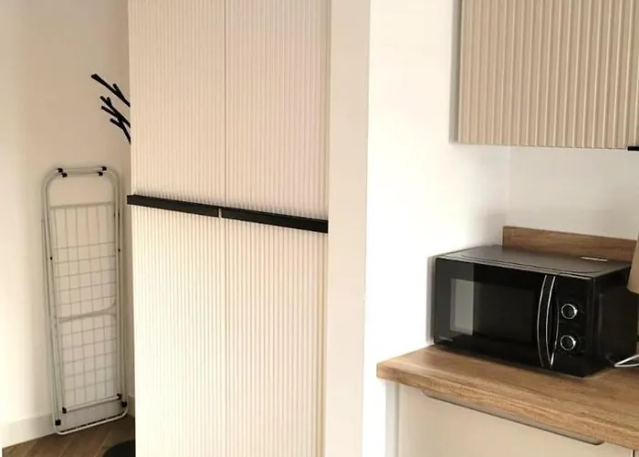 Jaracza 28/17 * スウプスク